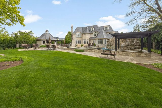 50 Baybrook Lane, Oak Brook, IL 60523