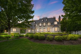 50 Baybrook Lane, Oak Brook, IL 60523