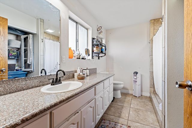 20102 Pine Ridge Drive, Tehachapi, CA 93561