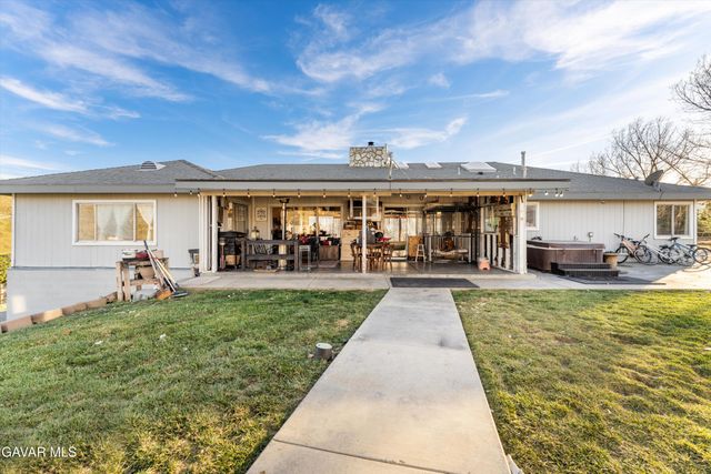 20102 Pine Ridge Drive, Tehachapi, CA 93561