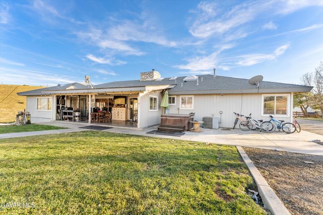 20102 Pine Ridge Drive, Tehachapi, CA 93561
