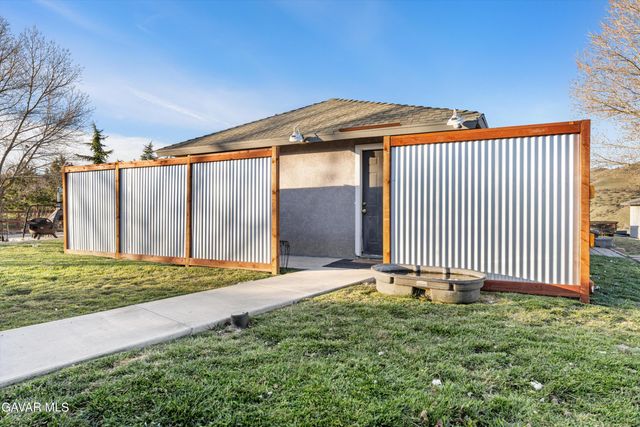 20102 Pine Ridge Drive, Tehachapi, CA 93561