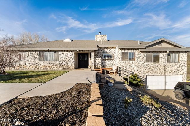 20102 Pine Ridge Drive, Tehachapi, CA 93561