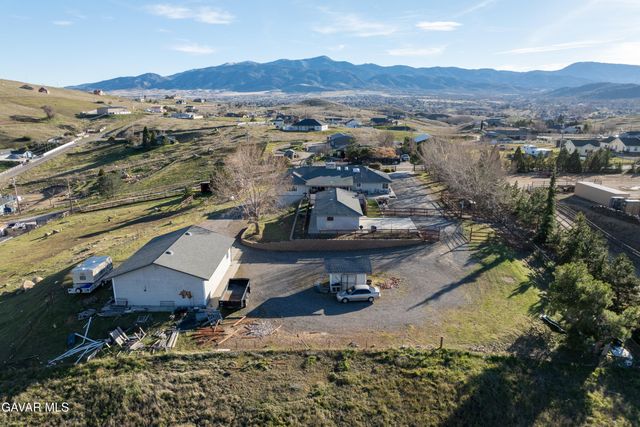 20102 Pine Ridge Drive, Tehachapi, CA 93561