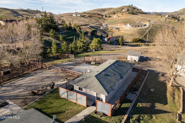 20102 Pine Ridge Drive, Tehachapi, CA 93561