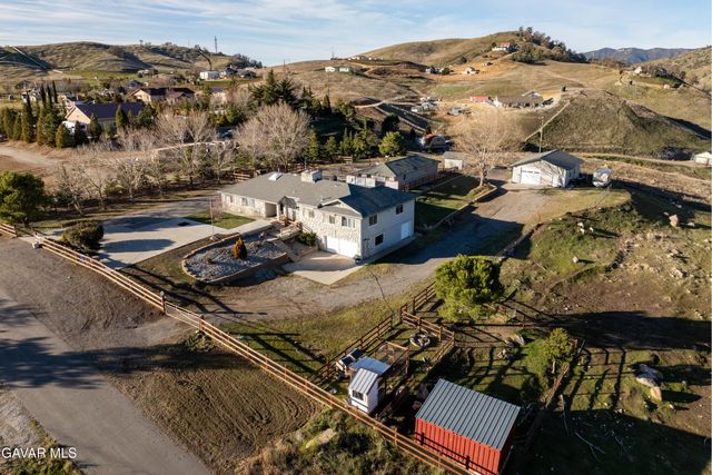 20102 Pine Ridge Drive, Tehachapi, CA 93561