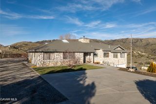 20102 Pine Ridge Drive, Tehachapi, CA 93561