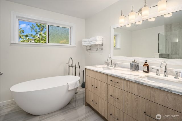 4014 SW 98th Street, Seattle, WA 98136
