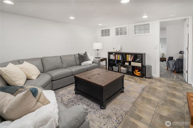 4014 SW 98th Street, Seattle, WA 98136