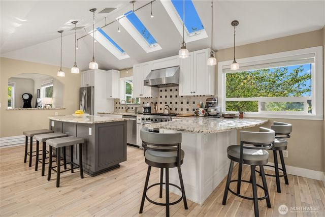 4014 SW 98th Street, Seattle, WA 98136