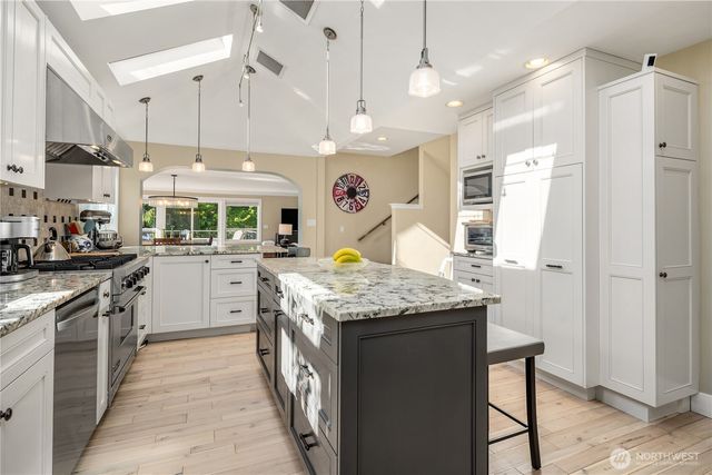 4014 SW 98th Street, Seattle, WA 98136