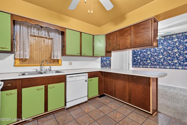 4031 Blossomwood Dr, Louisville, KY 40220