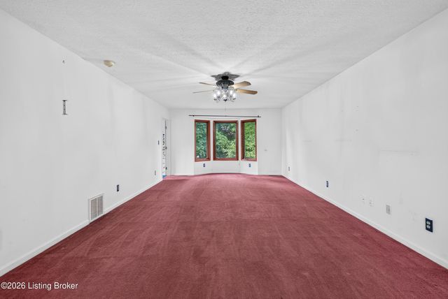 4031 Blossomwood Dr, Louisville, KY 40220
