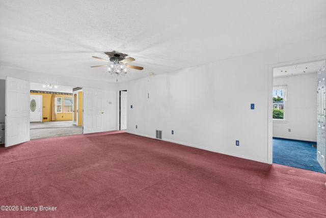 4031 Blossomwood Dr, Louisville, KY 40220