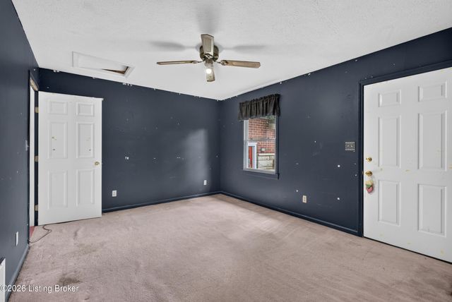 4031 Blossomwood Dr, Louisville, KY 40220