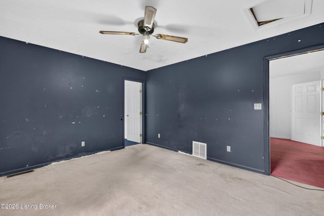 4031 Blossomwood Dr, Louisville, KY 40220