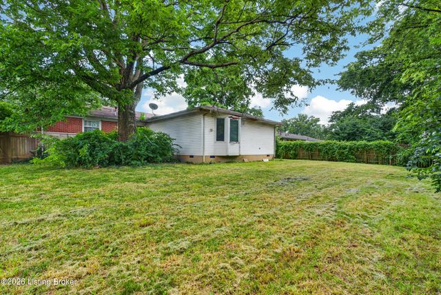 4031 Blossomwood Dr, Louisville, KY 40220