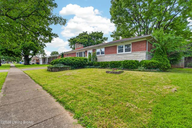 4031 Blossomwood Dr, Louisville, KY 40220