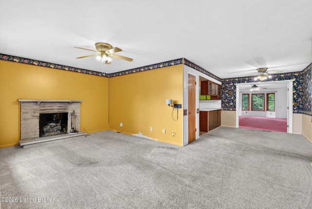 4031 Blossomwood Dr, Louisville, KY 40220