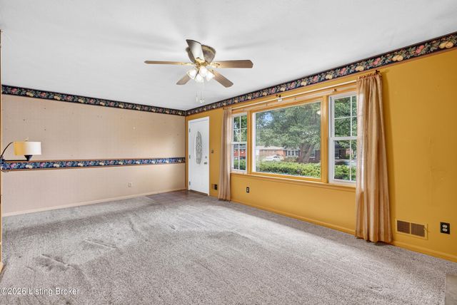 4031 Blossomwood Dr, Louisville, KY 40220
