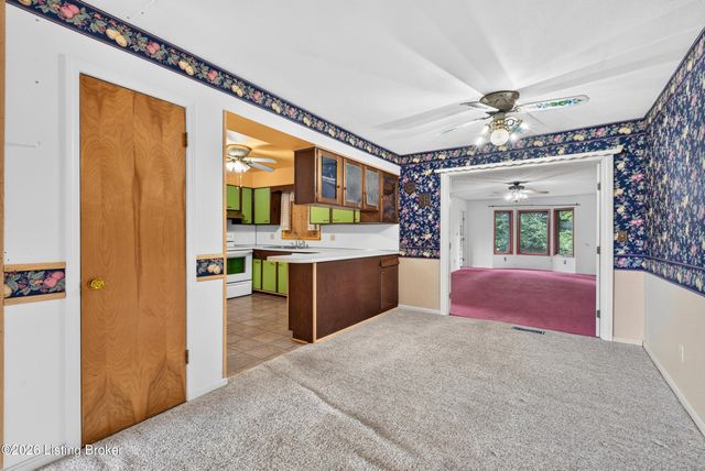 4031 Blossomwood Dr, Louisville, KY 40220