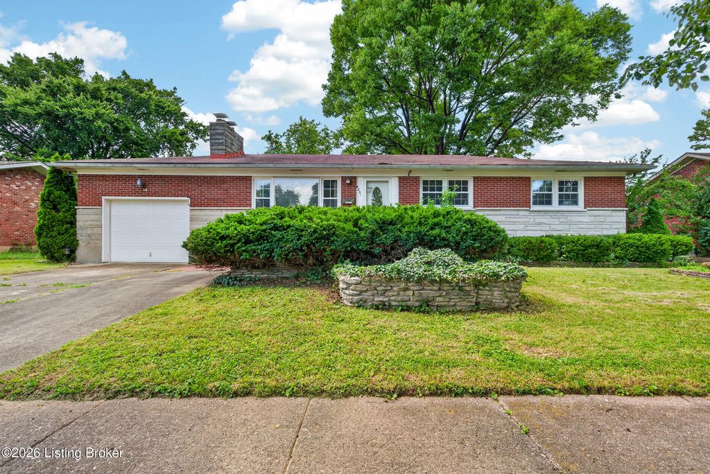 4031 Blossomwood Dr, Louisville, KY 40220