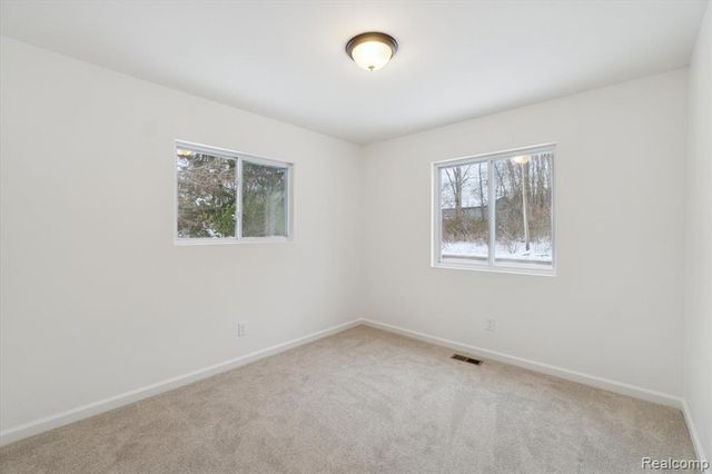 10031 Carmer Road, Fenton, MI 48430