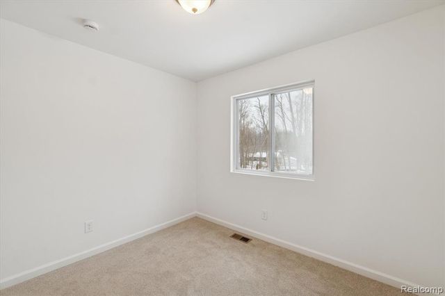 10031 Carmer Road, Fenton, MI 48430