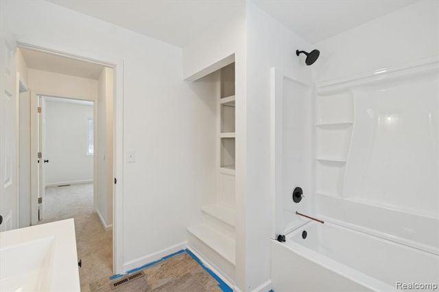 10031 Carmer Road, Fenton, MI 48430