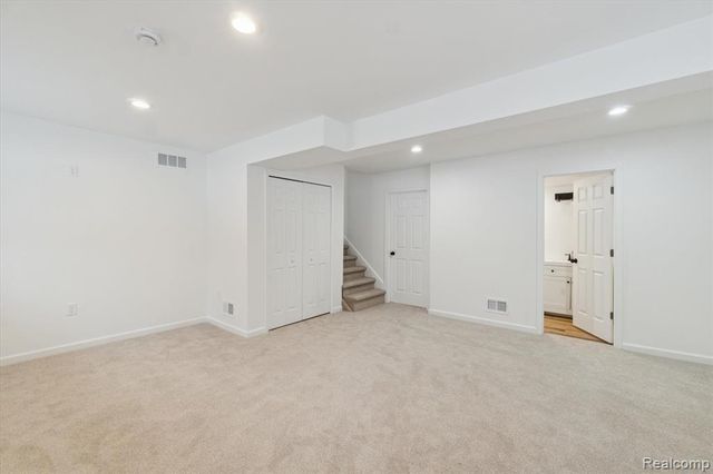 10031 Carmer Road, Fenton, MI 48430