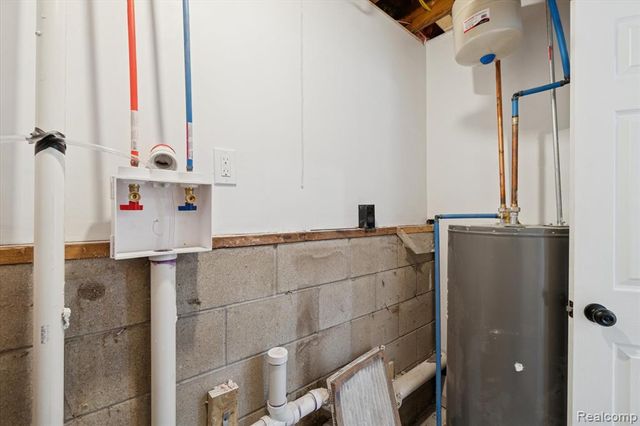 10031 Carmer Road, Fenton, MI 48430