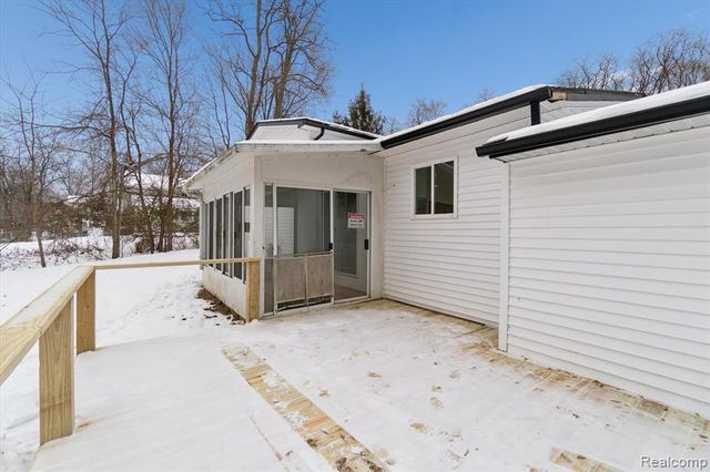 10031 Carmer Road, Fenton, MI 48430