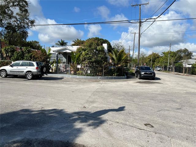 6730 NE MIAMI PL, Miami, FL 33138