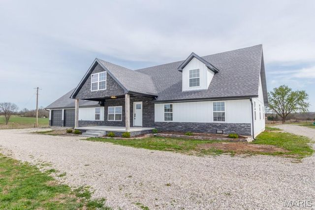 24110 Evanston Road, Lebanon, MO 65536