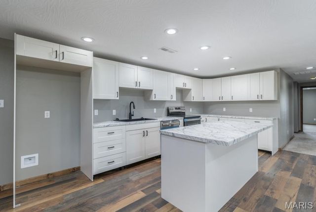 24110 Evanston Road, Lebanon, MO 65536