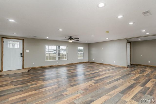 24110 Evanston Road, Lebanon, MO 65536