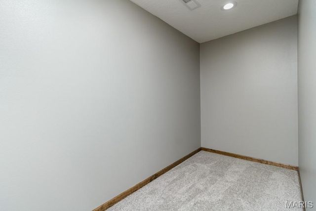 24110 Evanston Road, Lebanon, MO 65536