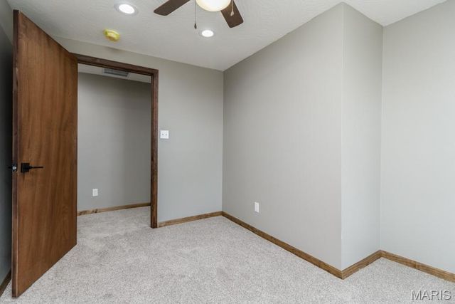 24110 Evanston Road, Lebanon, MO 65536