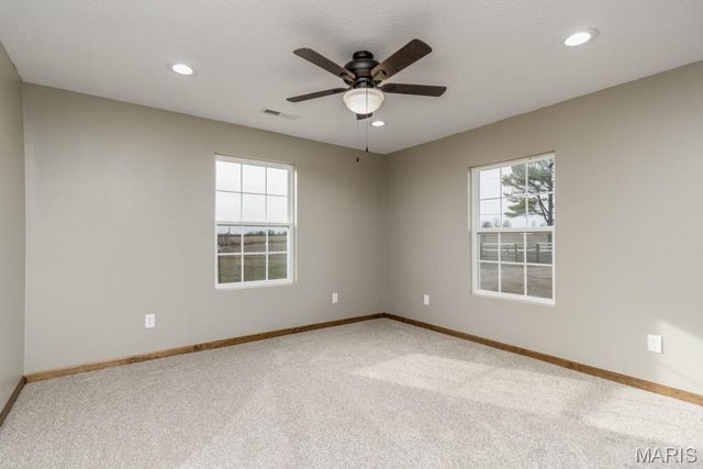 24110 Evanston Road, Lebanon, MO 65536