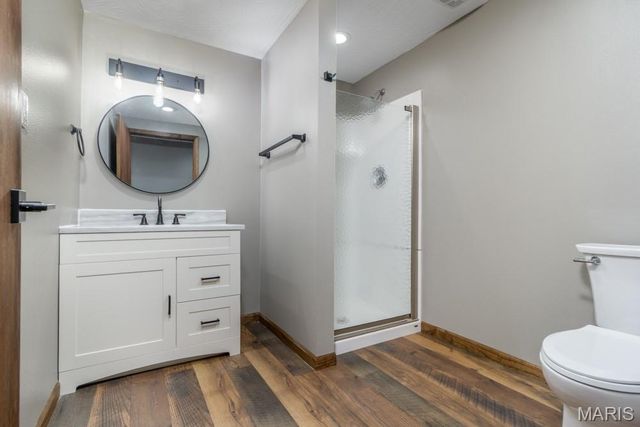 24110 Evanston Road, Lebanon, MO 65536