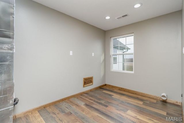 24110 Evanston Road, Lebanon, MO 65536