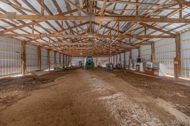 24110 Evanston Road, Lebanon, MO 65536