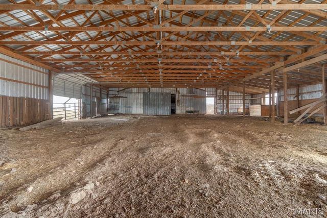 24110 Evanston Road, Lebanon, MO 65536