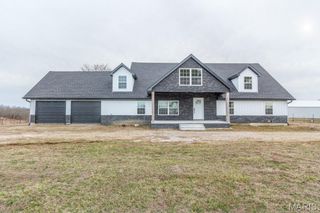 24110 Evanston Road, Lebanon, MO 65536