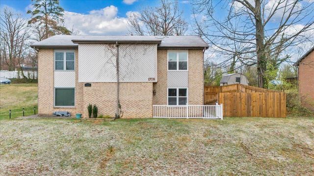 1709 Ellis CT, Salem, VA 24153