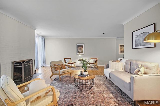 11546 Conway Road, St Louis, MO 63131