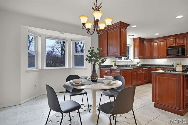 11546 Conway Road, St Louis, MO 63131