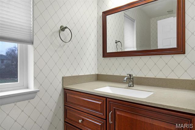 11546 Conway Road, St Louis, MO 63131