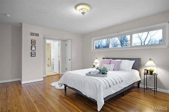 11546 Conway Road, St Louis, MO 63131