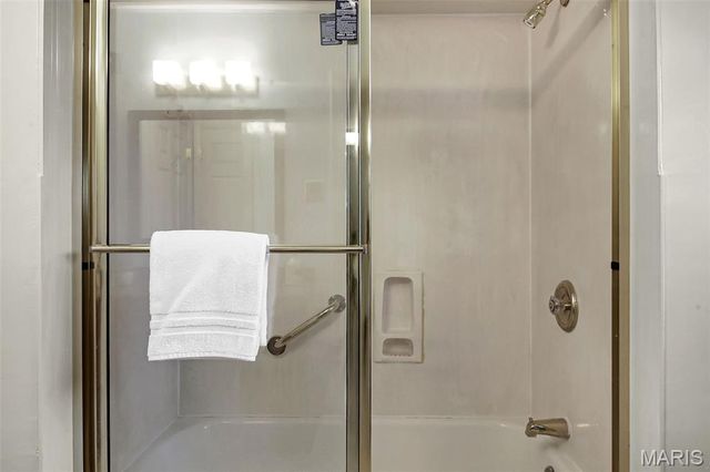 11546 Conway Road, St Louis, MO 63131